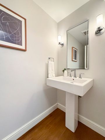 35 Willard St, Cambridge, MA 02138