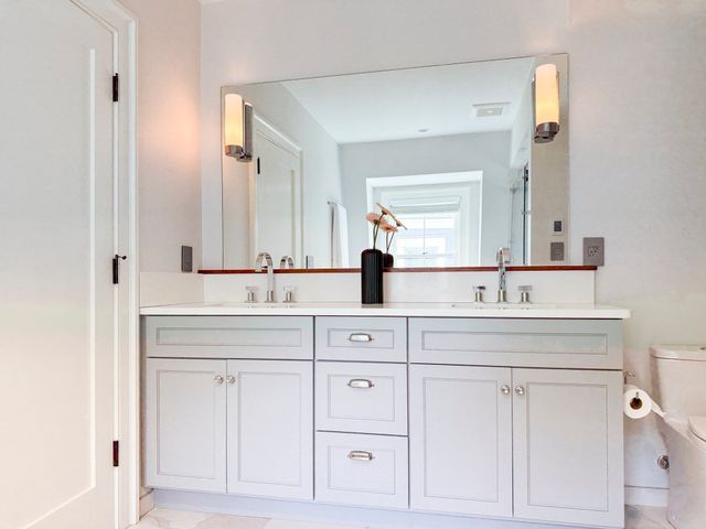 35 Willard St, Cambridge, MA 02138