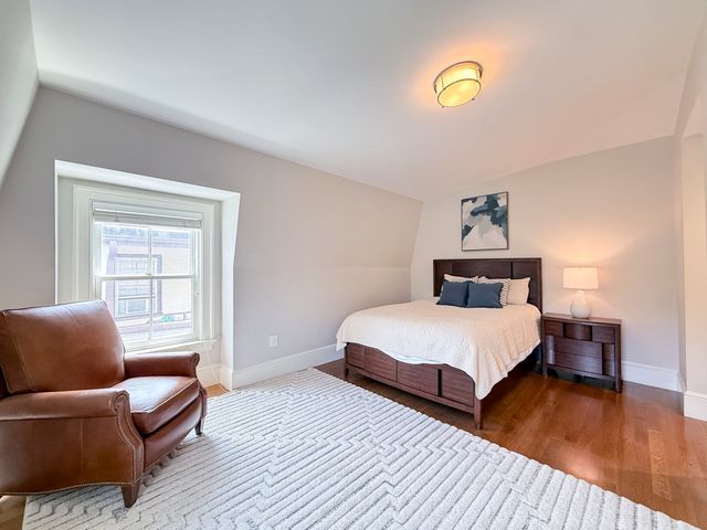 35 Willard St, Cambridge, MA 02138