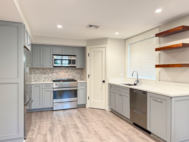 35 Willard St, Cambridge, MA 02138