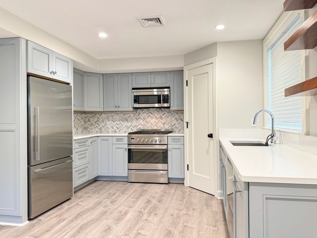 35 Willard St, Cambridge, MA 02138