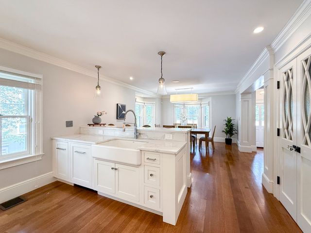 35 Willard St, Cambridge, MA 02138