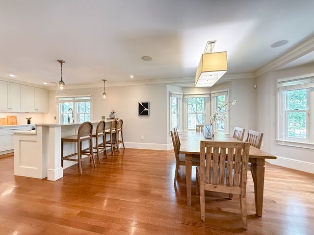 35 Willard St, Cambridge, MA 02138