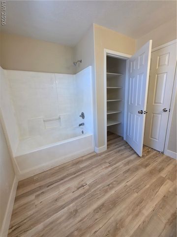 5032 Whistling Acres Avenue, Las Vegas, NV 89131