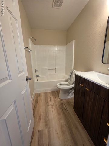 5032 Whistling Acres Avenue, Las Vegas, NV 89131