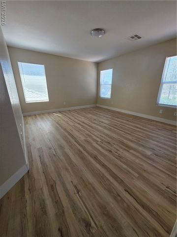 5032 Whistling Acres Avenue, Las Vegas, NV 89131