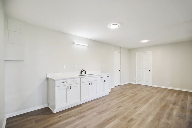 8132 Cloverland Dr, Nashville, TN 37211