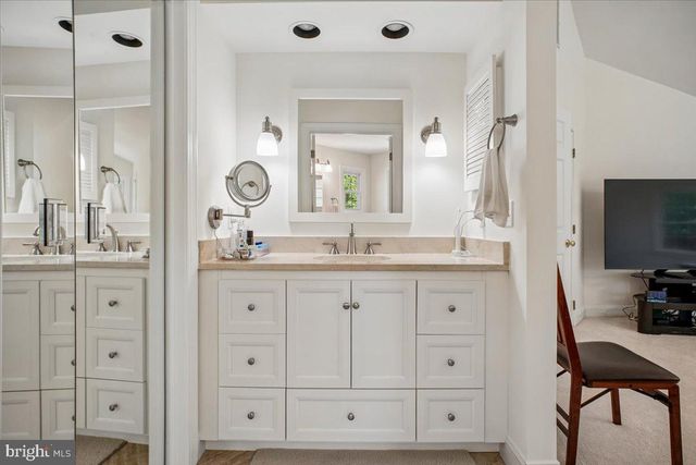 9103 LYNCHBURG CT, Fairfax, VA 22032