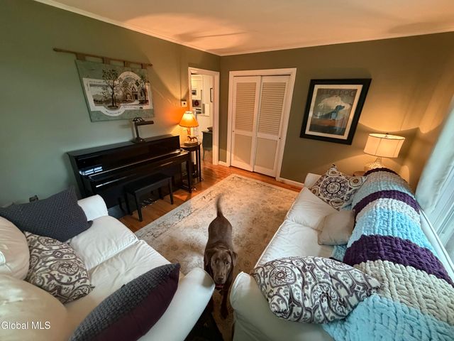4 Lynnfield Drive, Queensbury, NY 12804