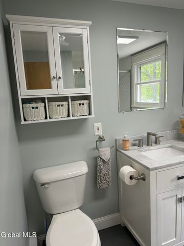 4 Lynnfield Drive, Queensbury, NY 12804