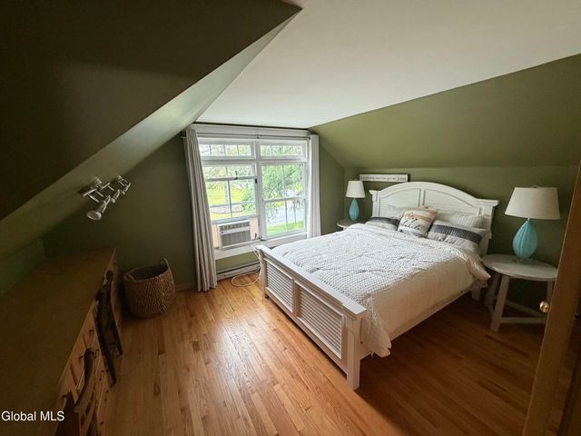 4 Lynnfield Drive, Queensbury, NY 12804