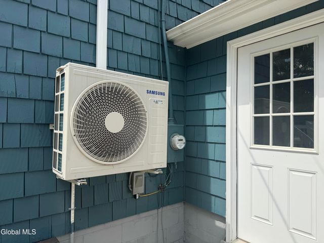 4 Lynnfield Drive, Queensbury, NY 12804