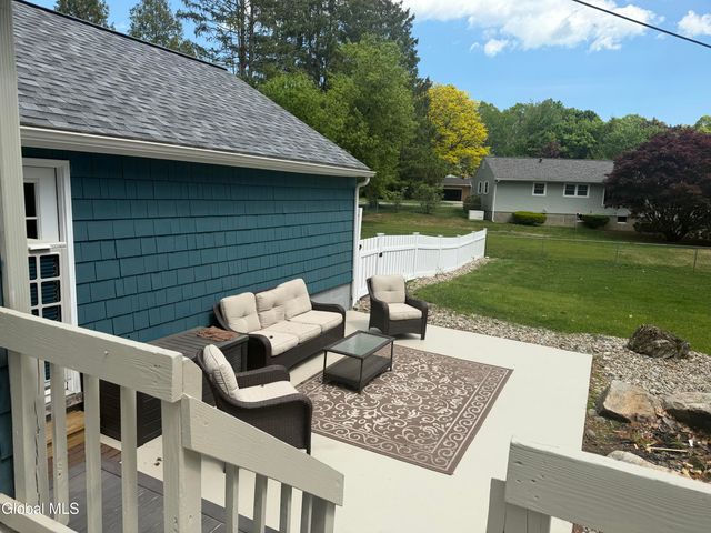 4 Lynnfield Drive, Queensbury, NY 12804