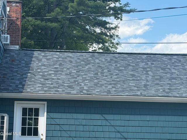 4 Lynnfield Drive, Queensbury, NY 12804