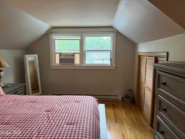 4 Lynnfield Drive, Queensbury, NY 12804