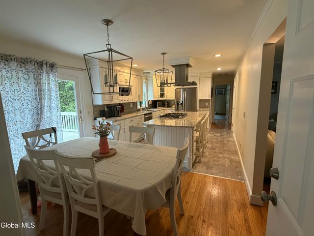 4 Lynnfield Drive, Queensbury, NY 12804