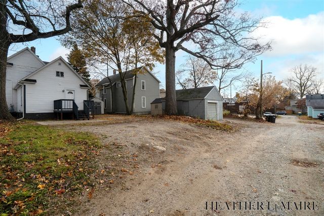 821 College Avenue, Grand Rapids, MI 49503