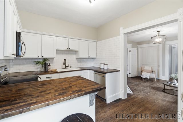 821 College Avenue, Grand Rapids, MI 49503