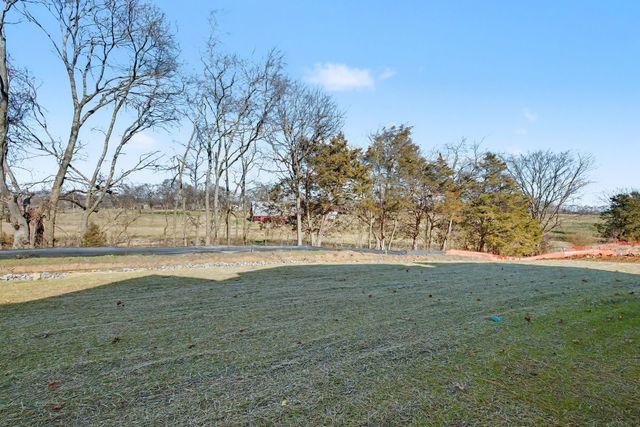 225 Bellsford Rd, Gallatin, TN 37066