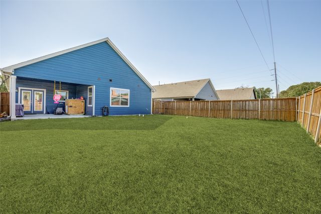 308 E Houston Street, Leonard, TX 75452