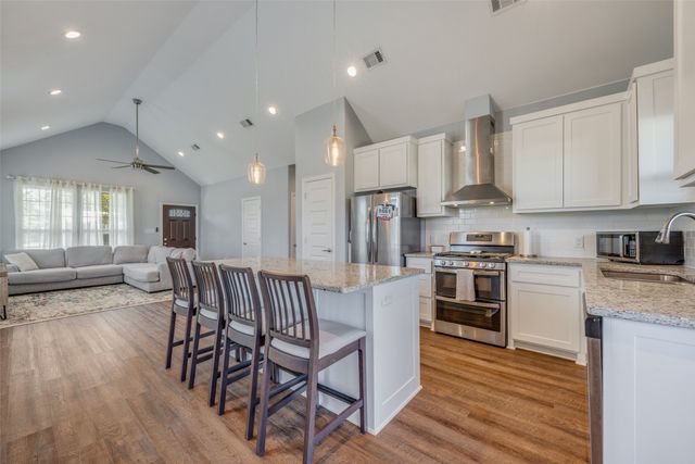 308 E Houston Street, Leonard, TX 75452