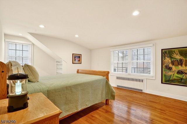 8 Hemlock Ln, Kinnelon Boro, NJ 07405