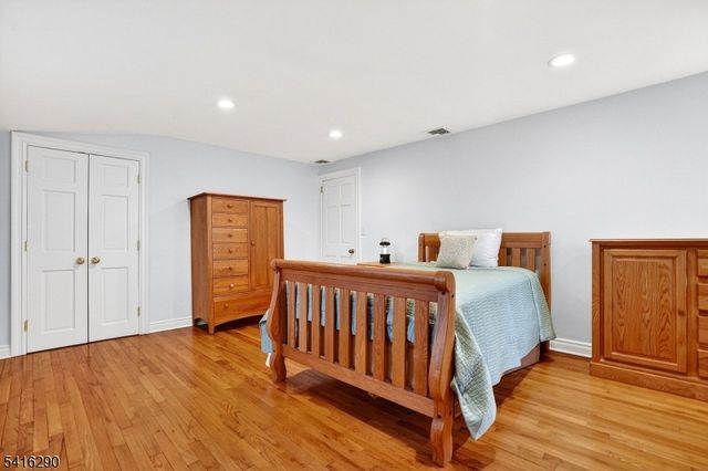 8 Hemlock Ln, Kinnelon Boro, NJ 07405