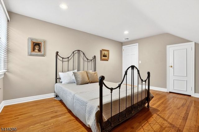 8 Hemlock Ln, Kinnelon Boro, NJ 07405