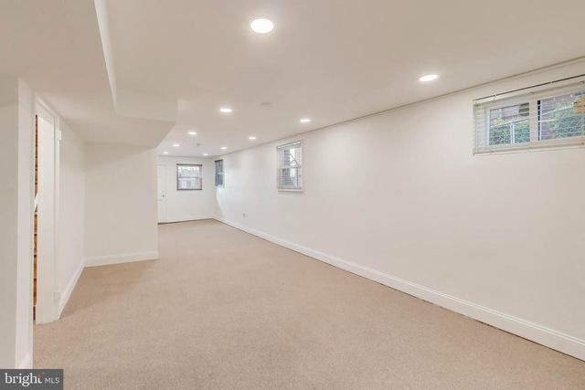 5864 EASTERN AVE NE, Washington, DC 20011