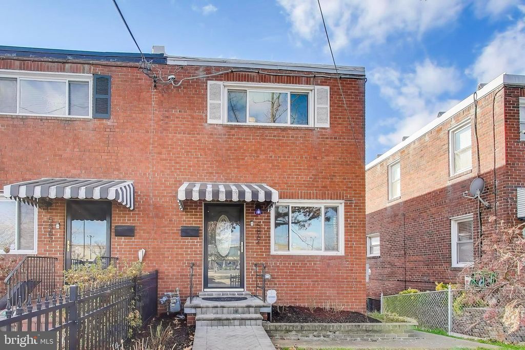 5864 EASTERN AVE NE, Washington, DC 20011