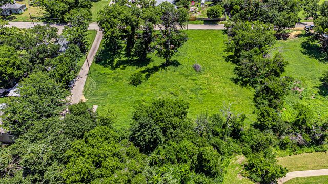 1024 Alvarado Street, Cleburne, TX 76031