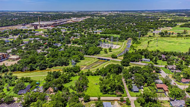 1024 Alvarado Street, Cleburne, TX 76031