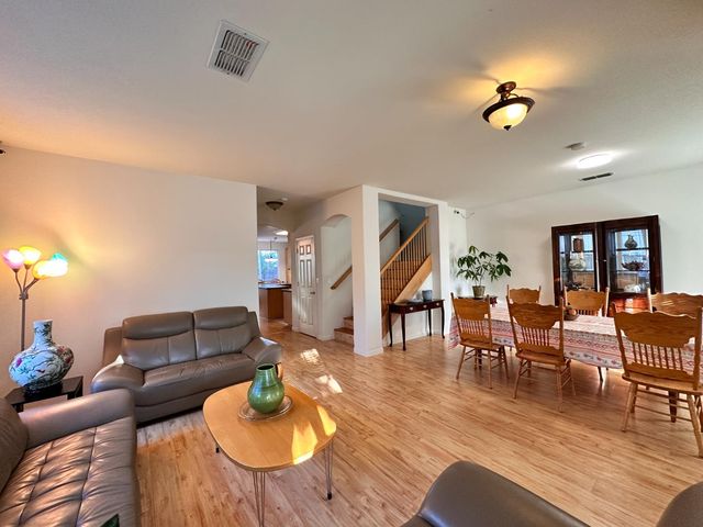 9809 W Taron Dr, Elk Grove, CA 95757