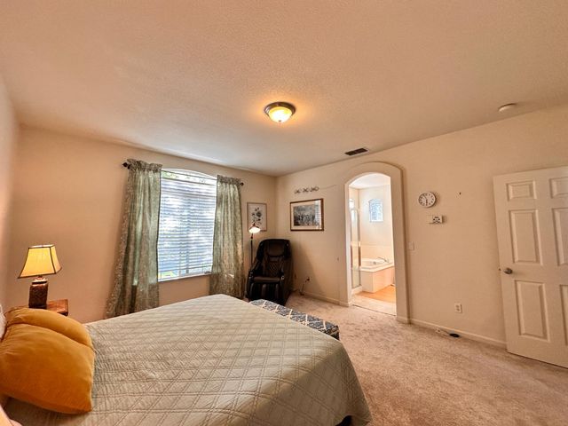 9809 W Taron Dr, Elk Grove, CA 95757