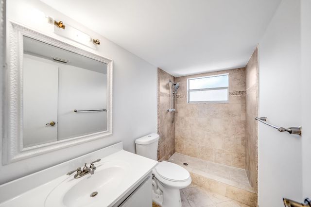 8320 Sands Point Blvd 208M, Tamarac, FL 33321