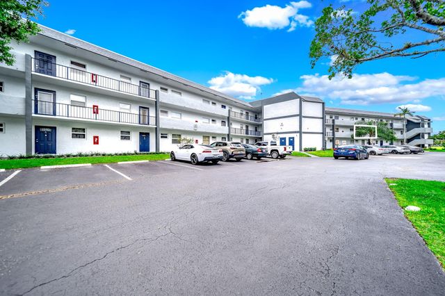8320 Sands Point Blvd 208M, Tamarac, FL 33321