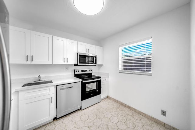 8320 Sands Point Blvd 208M, Tamarac, FL 33321