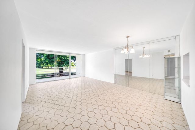 8320 Sands Point Blvd 208M, Tamarac, FL 33321