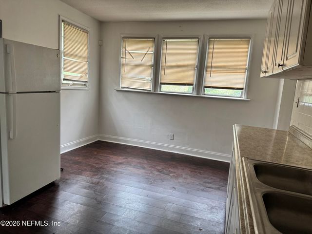 9061 MONROE Avenue, Jacksonville, FL 32208