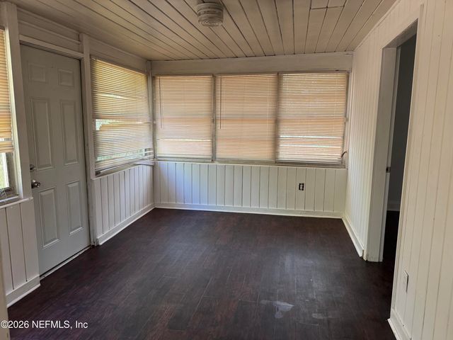 9061 MONROE Avenue, Jacksonville, FL 32208