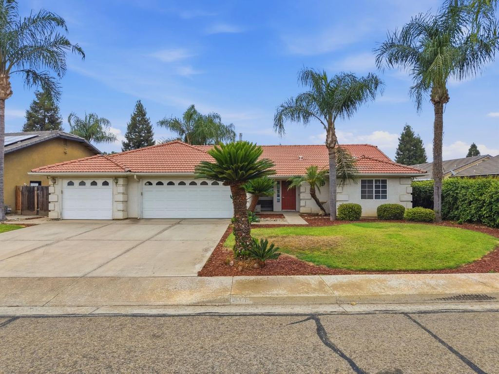 Image 1 of property listing at 4106 E Westcott Avenue, Visalia, CA 93277