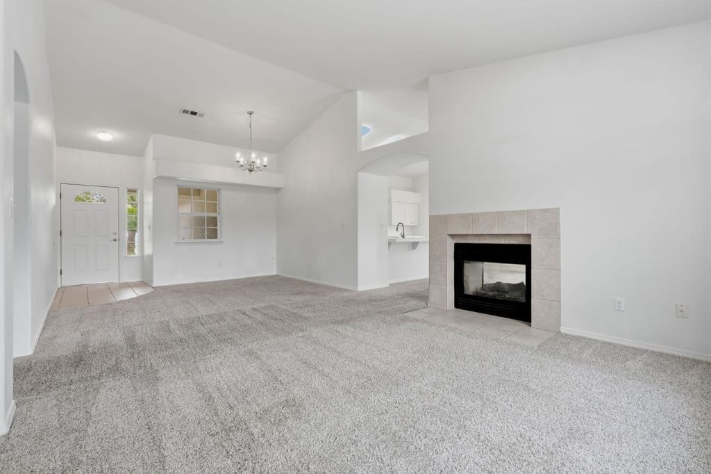 Image 17 of property listing at 4106 E Westcott Avenue, Visalia, CA 93277