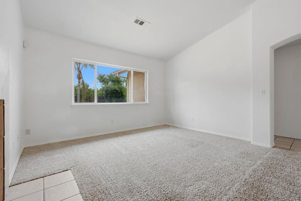 Image 19 of property listing at 4106 E Westcott Avenue, Visalia, CA 93277