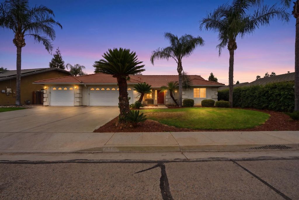 Image 2 of property listing at 4106 E Westcott Avenue, Visalia, CA 93277
