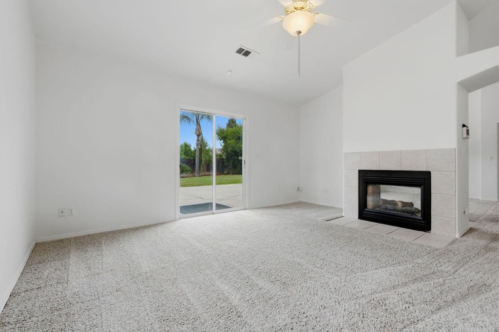 Image 22 of property listing at 4106 E Westcott Avenue, Visalia, CA 93277