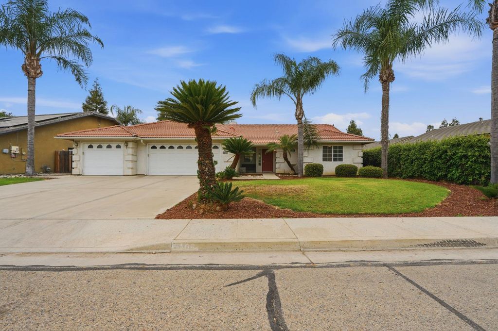 Image 3 of property listing at 4106 E Westcott Avenue, Visalia, CA 93277