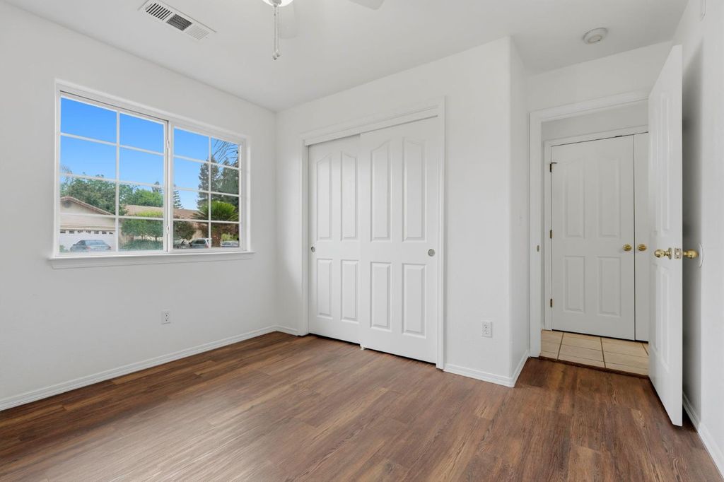 Image 32 of property listing at 4106 E Westcott Avenue, Visalia, CA 93277