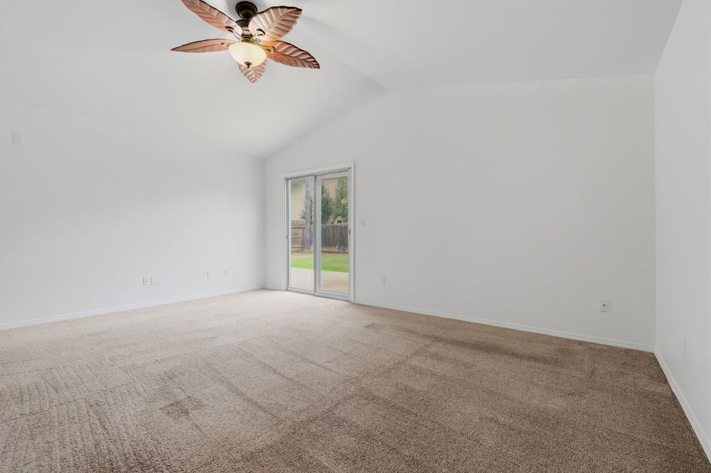 Image 40 of property listing at 4106 E Westcott Avenue, Visalia, CA 93277