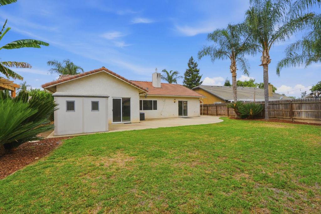 Image 46 of property listing at 4106 E Westcott Avenue, Visalia, CA 93277
