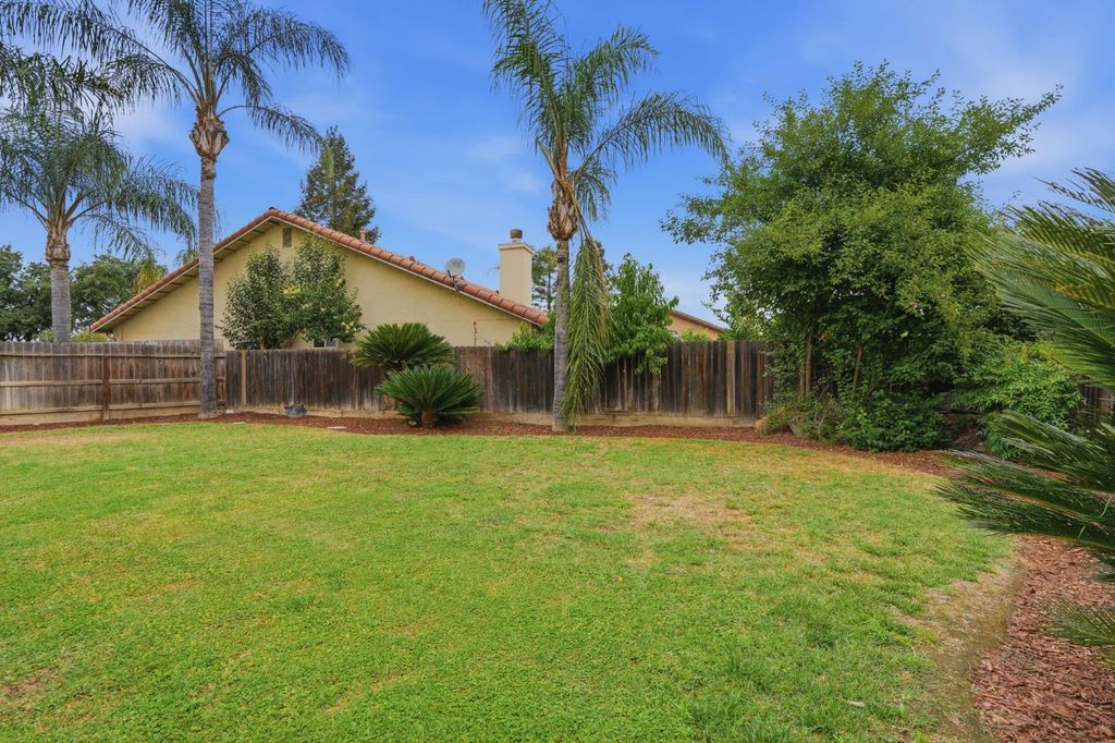 Image 47 of property listing at 4106 E Westcott Avenue, Visalia, CA 93277
